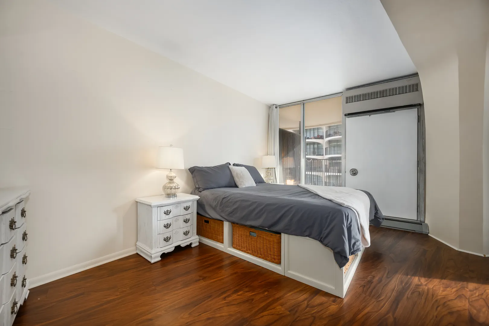 300 N STATE Street IL #3608