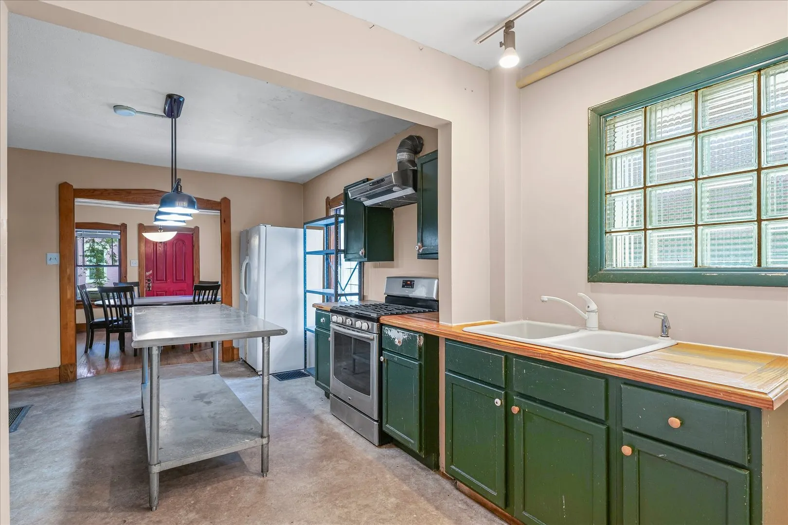 401 W Elm Street IL