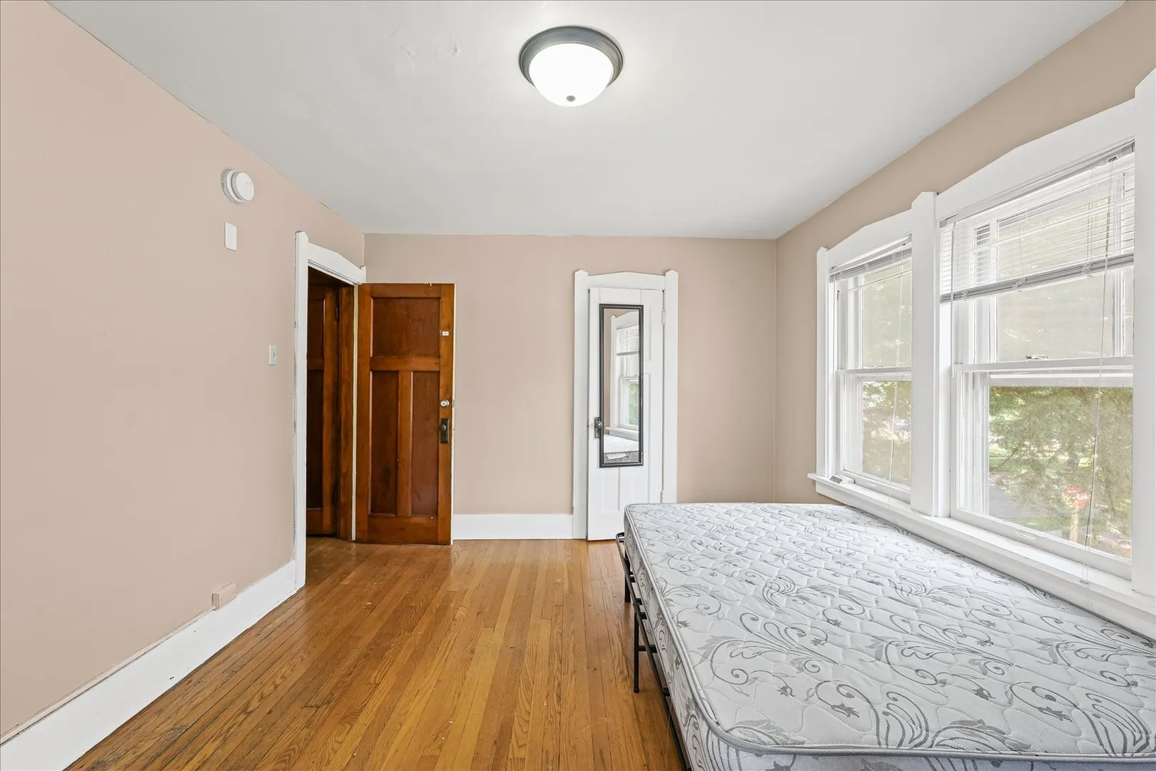 401 W Elm Street IL