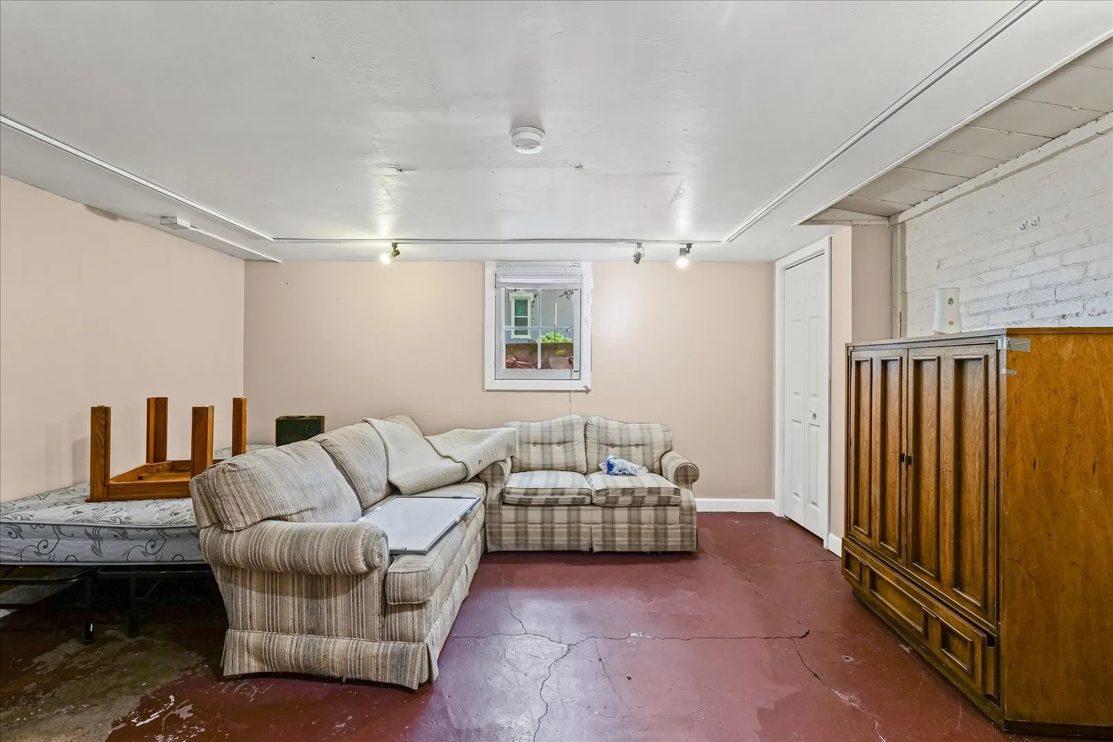 401 W Elm Street IL