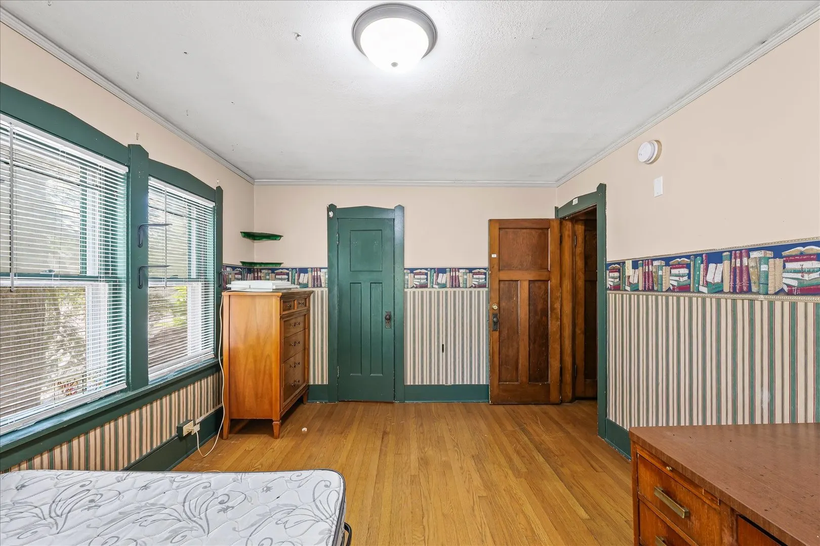 401 W Elm Street IL