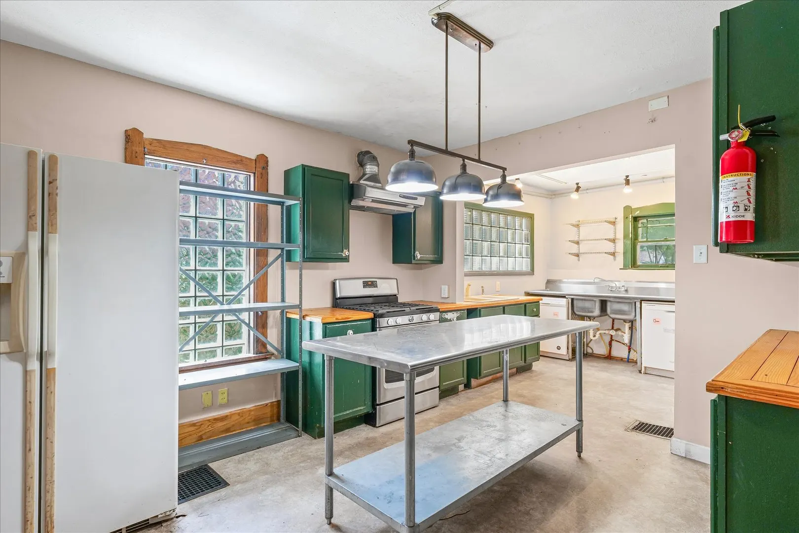 401 W Elm Street IL