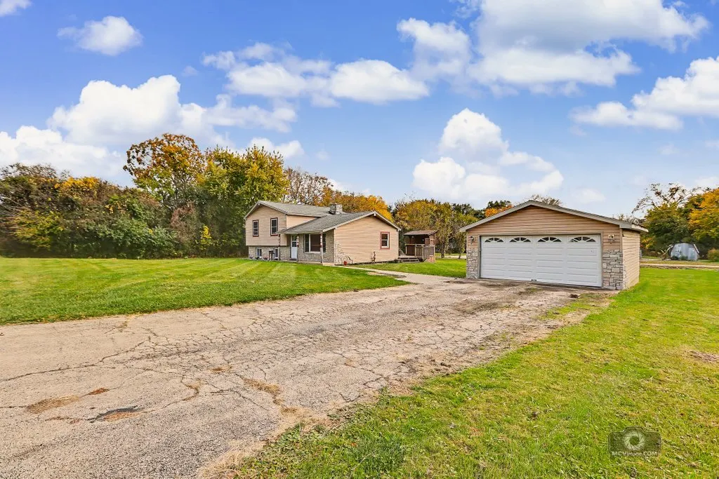 21W381 Fullerton Avenue IL