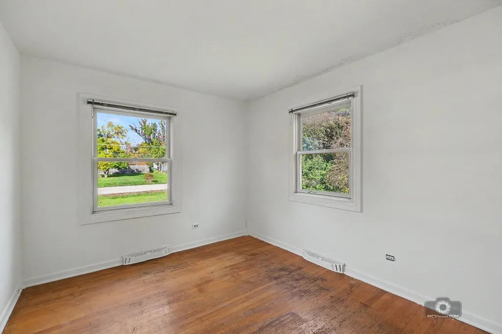 21W381 Fullerton Avenue IL