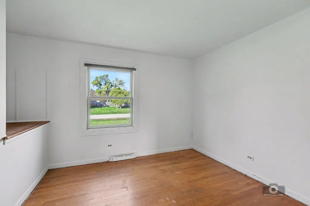 21W381 Fullerton Avenue IL