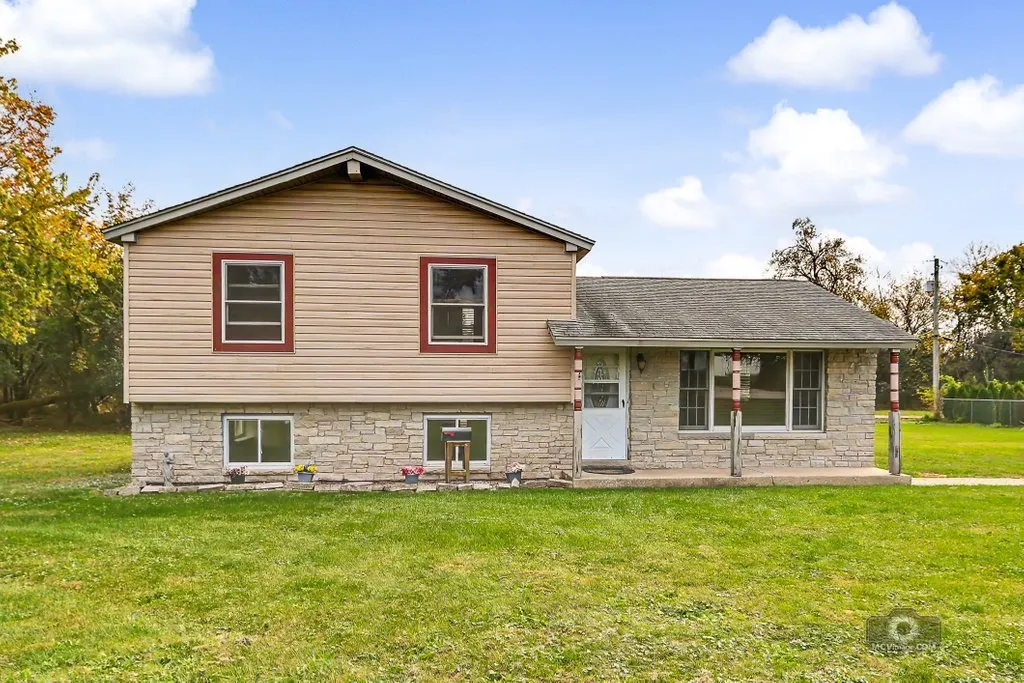21W381 Fullerton Avenue IL