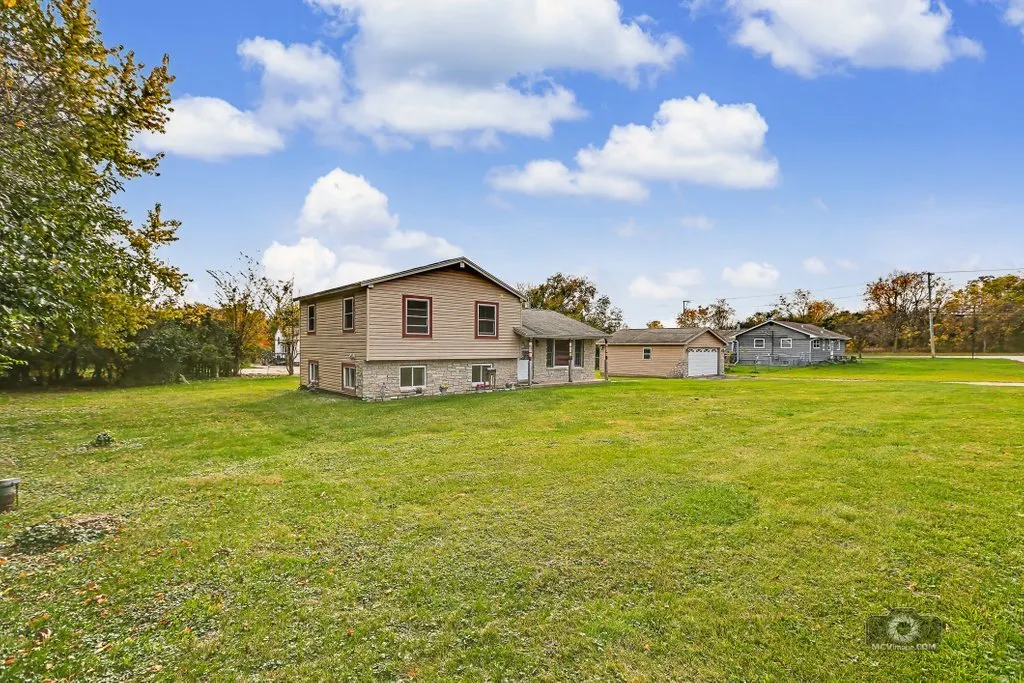 21W381 Fullerton Avenue IL