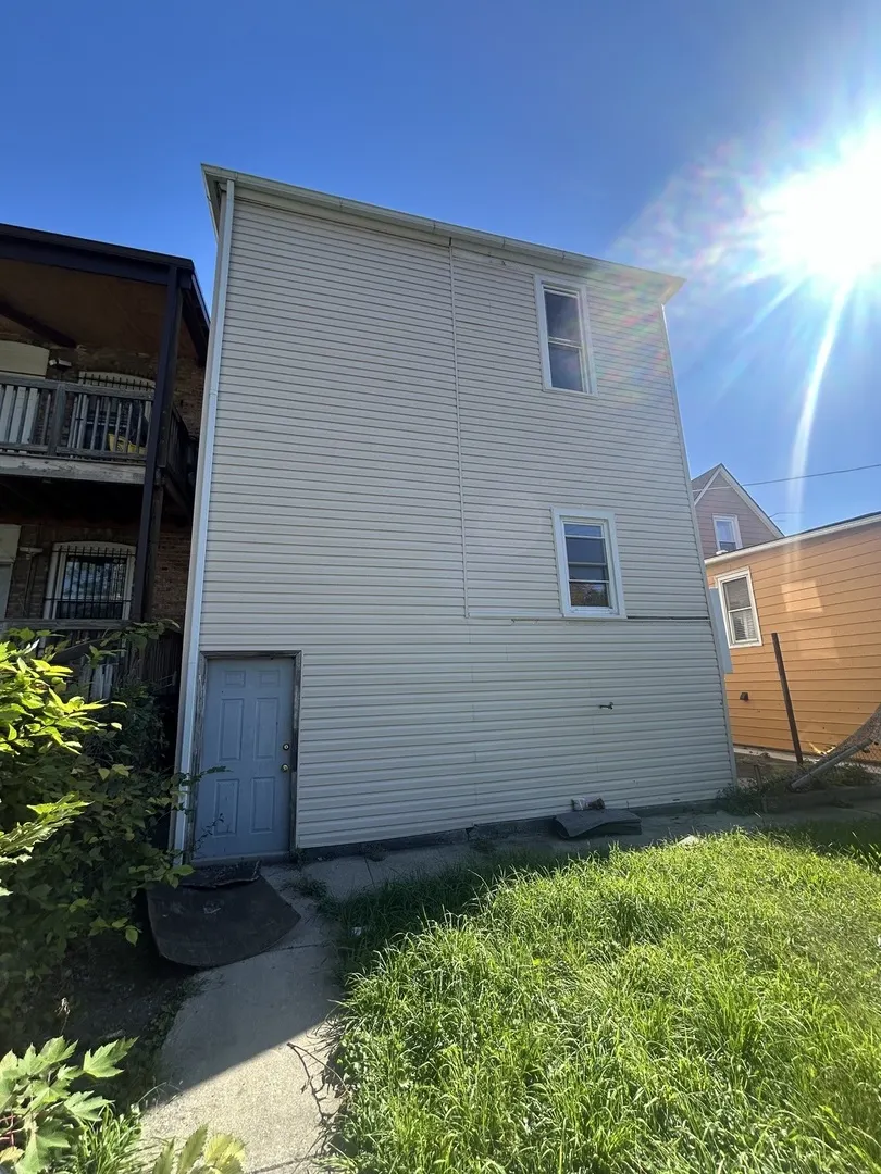 414 N Lawler Avenue IL