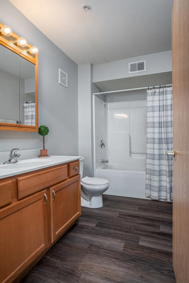 4600 Grand Avenue IA #C1