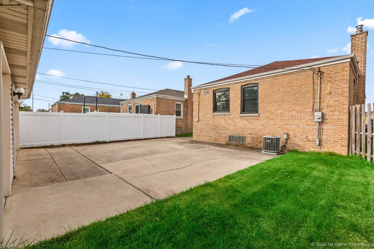 10241 S Albany Avenue IL