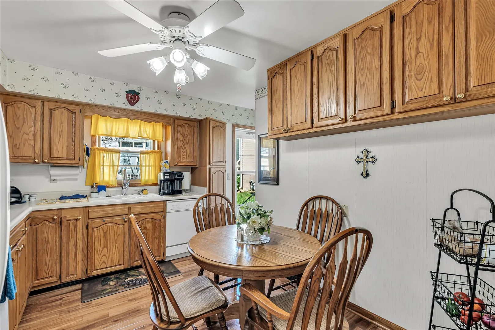 2106 W COLUMBIA Avenue IA