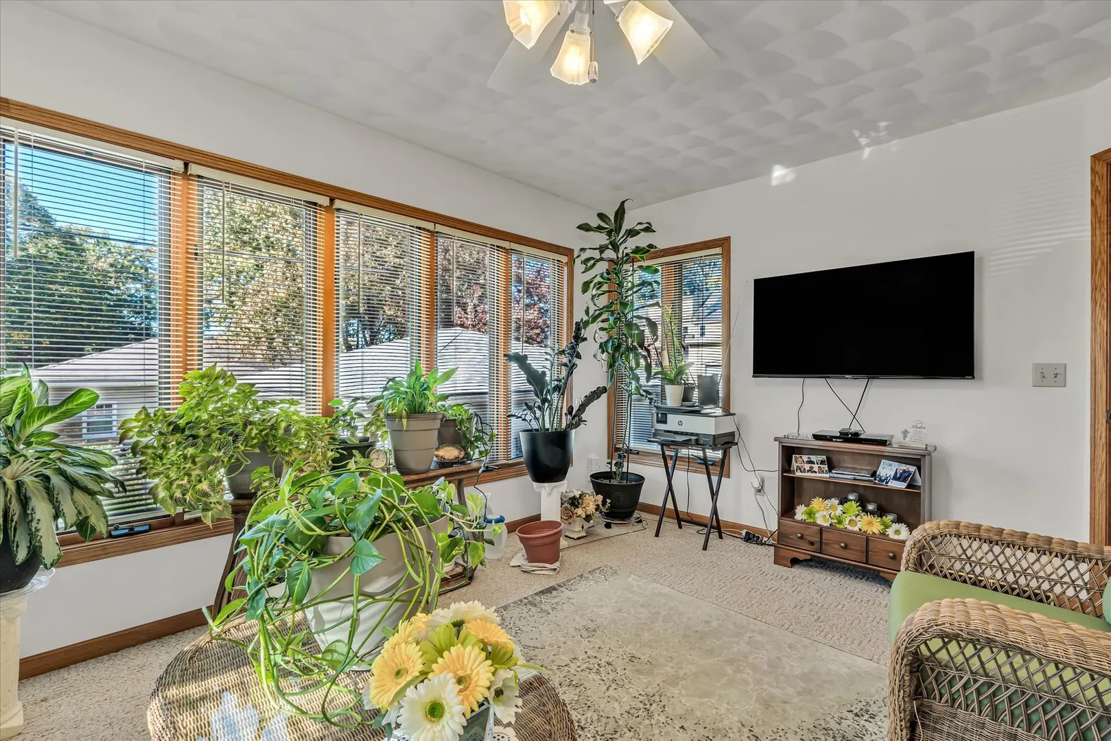 2106 W COLUMBIA Avenue IA
