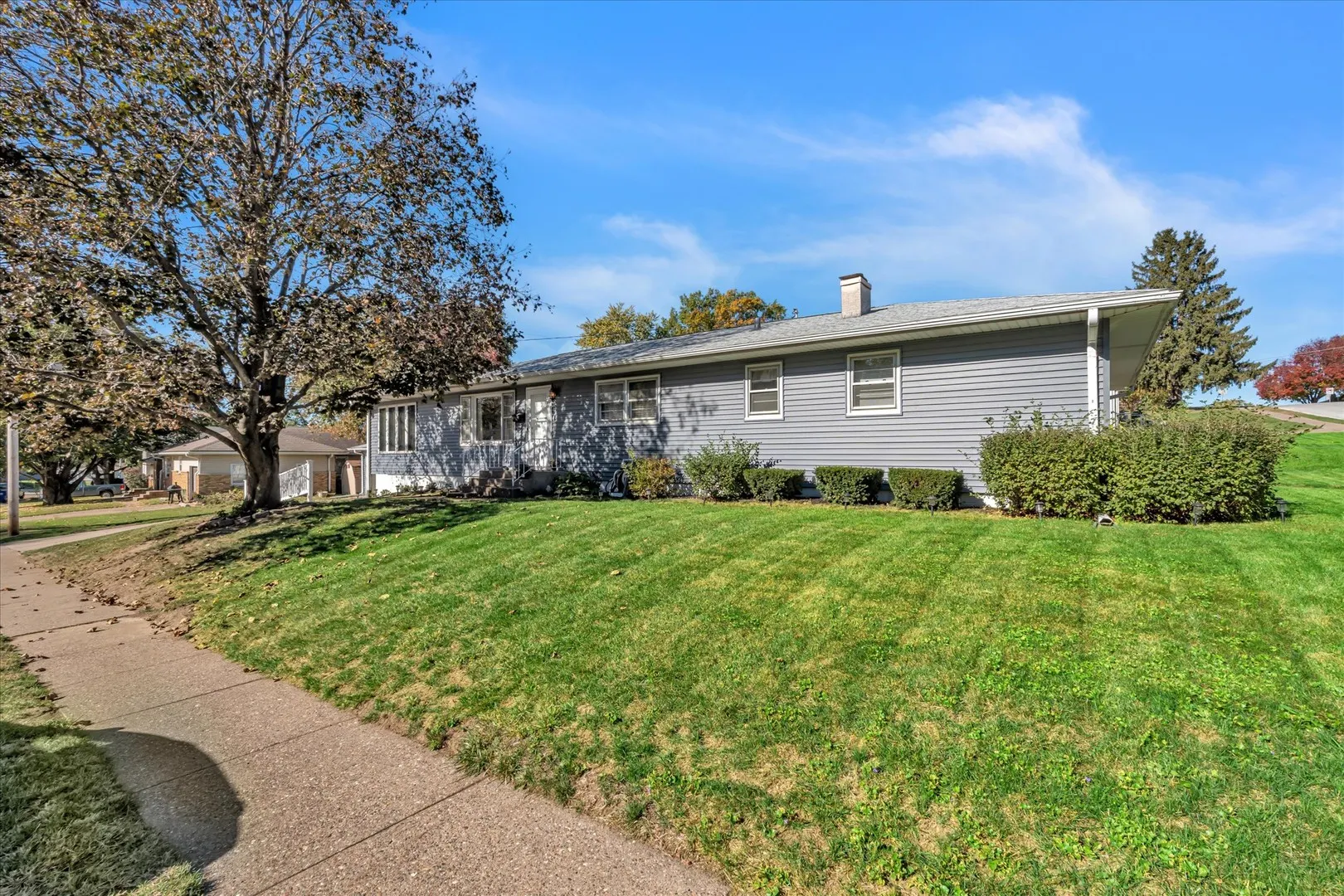 2106 W COLUMBIA Avenue IA