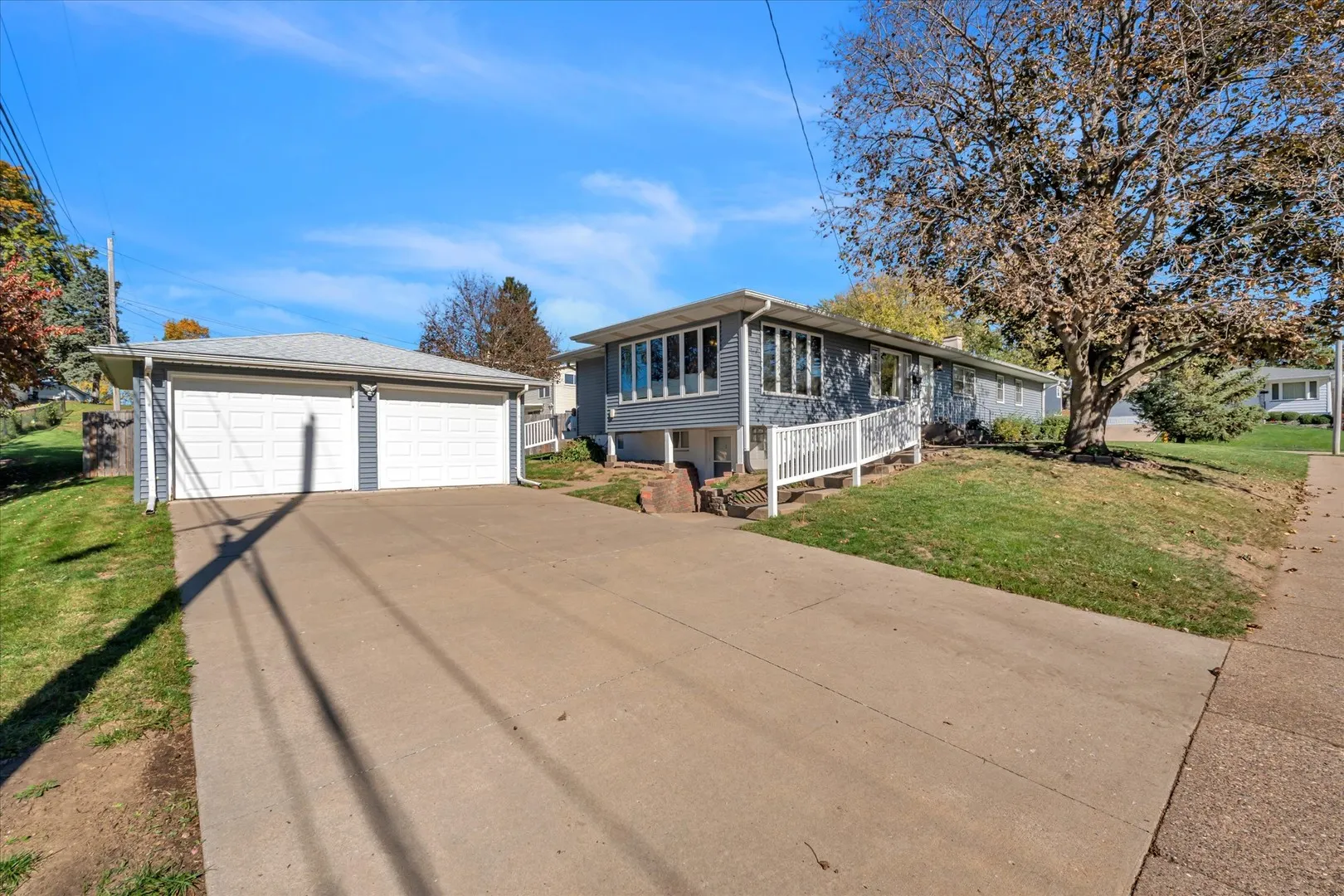 2106 W COLUMBIA Avenue IA