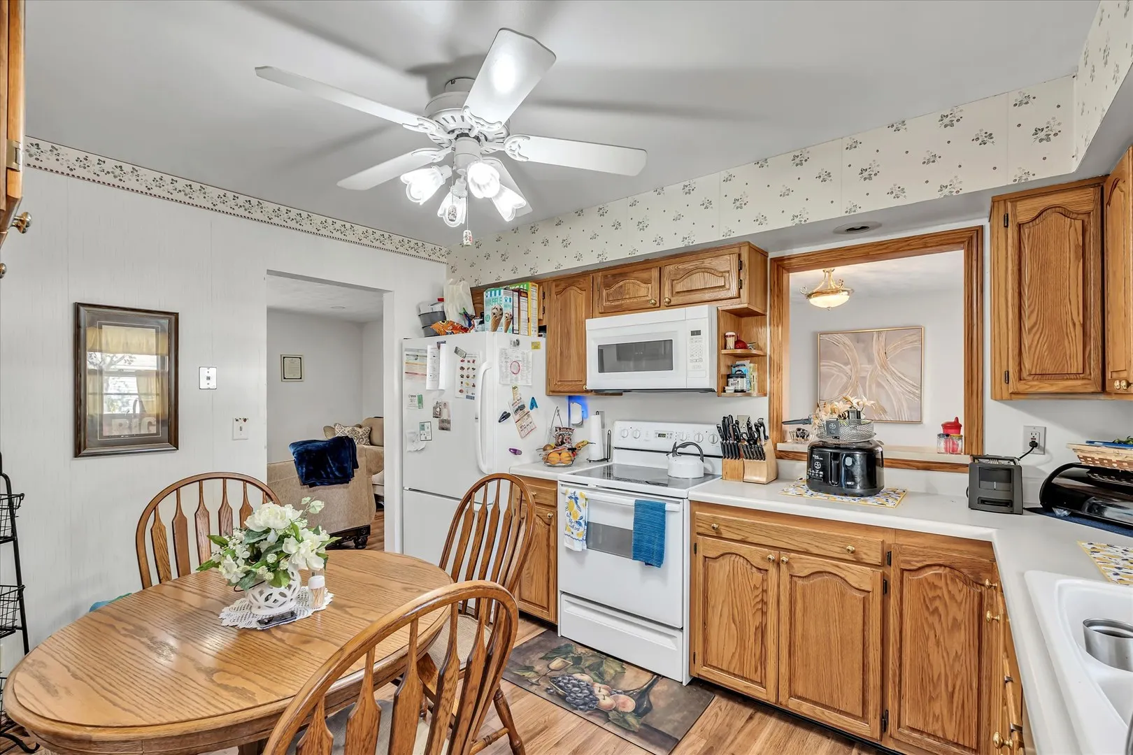 2106 W COLUMBIA Avenue IA