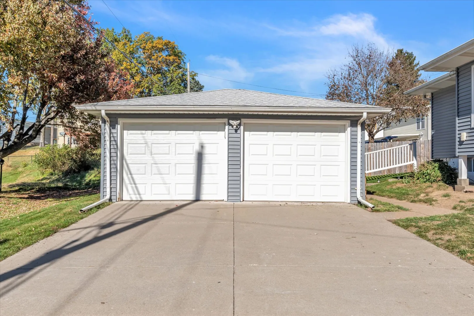 2106 W COLUMBIA Avenue IA