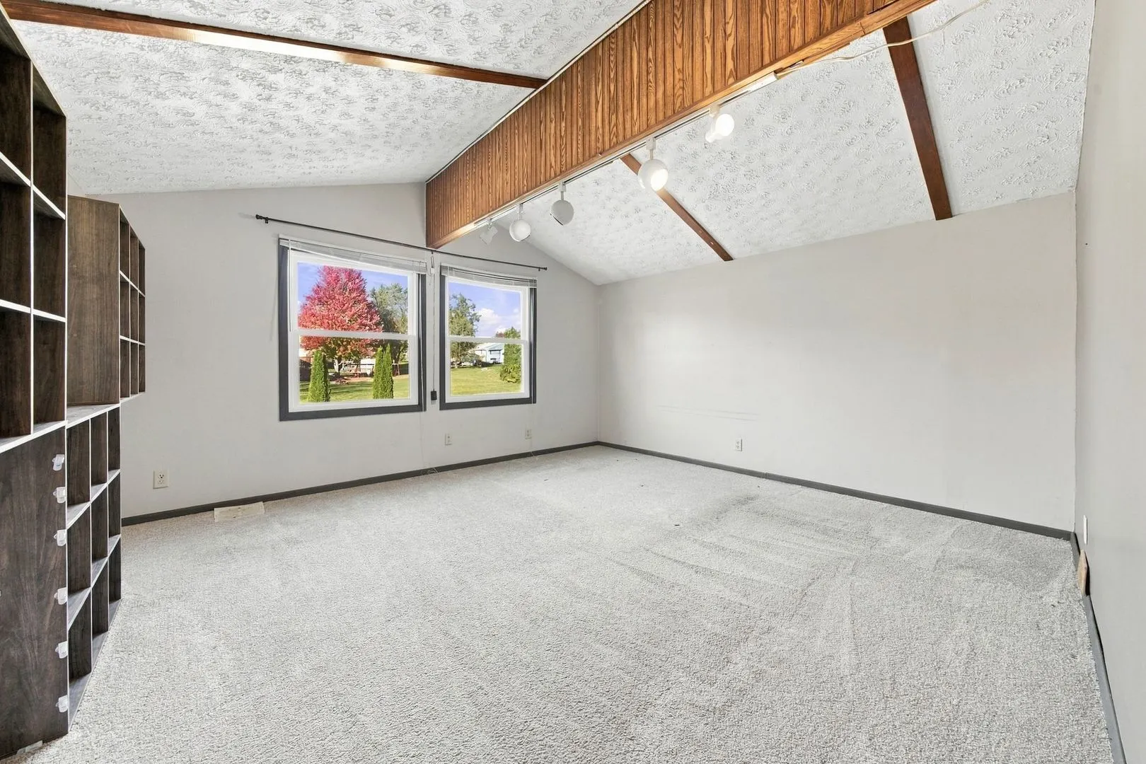 113 Queensbury Place IL