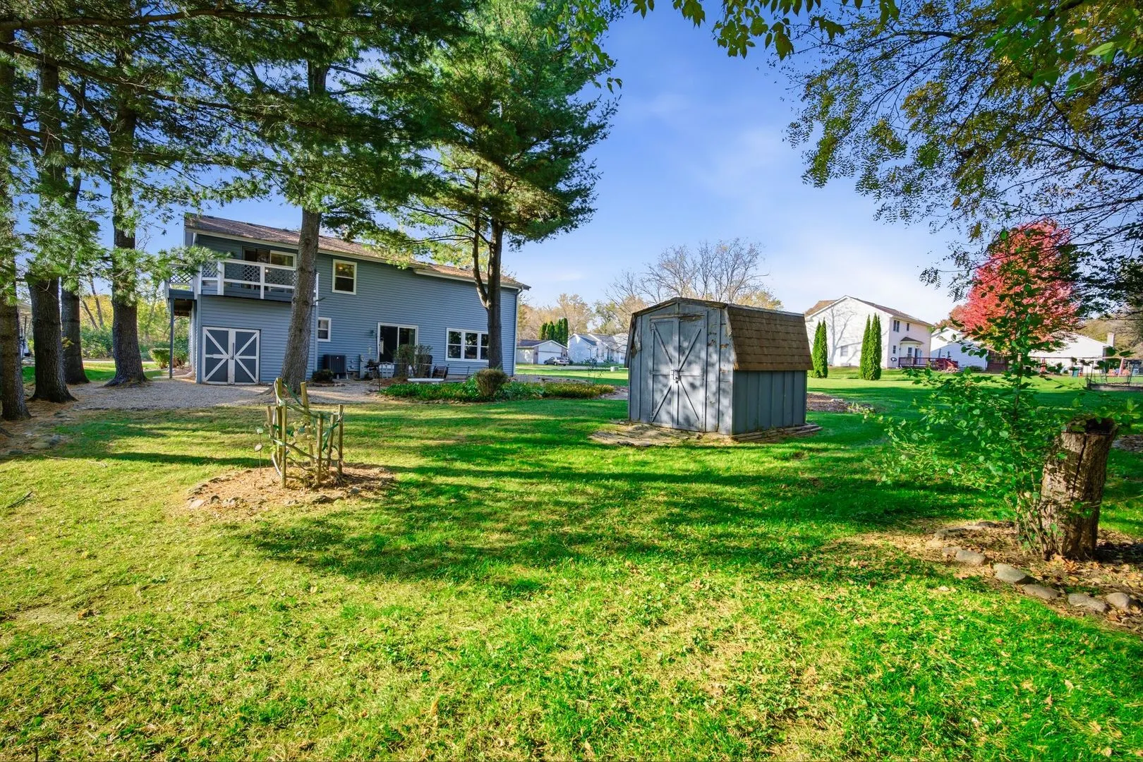 113 Queensbury Place IL