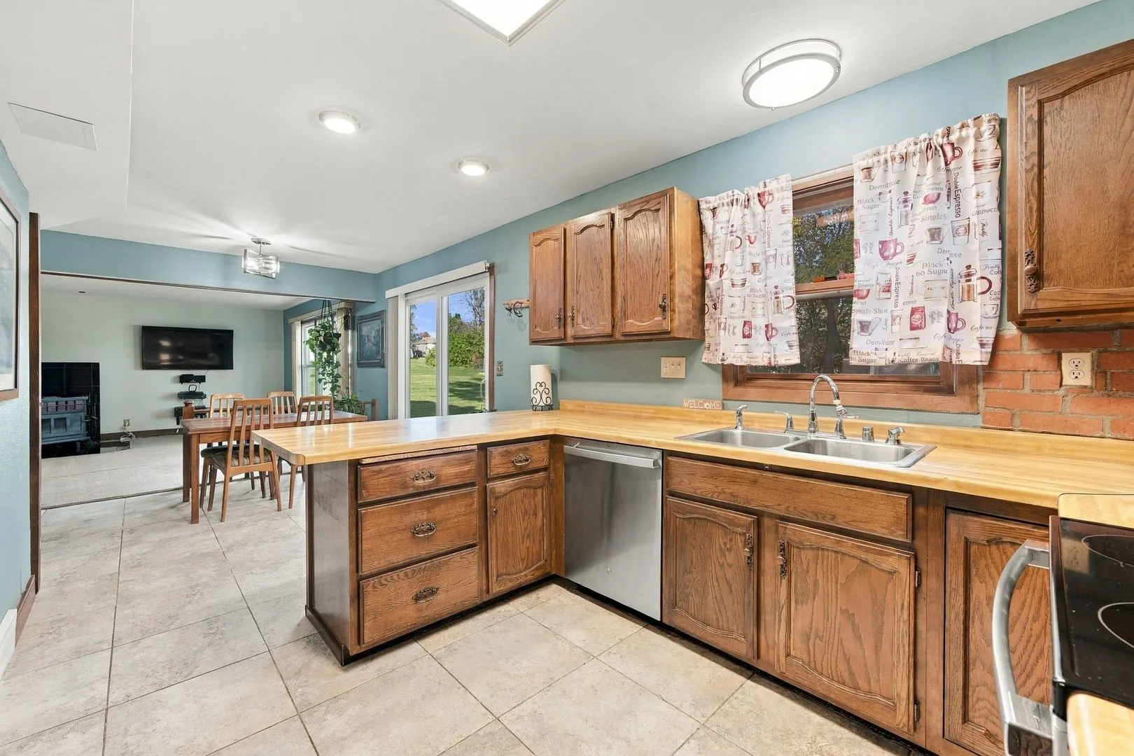 113 Queensbury Place IL