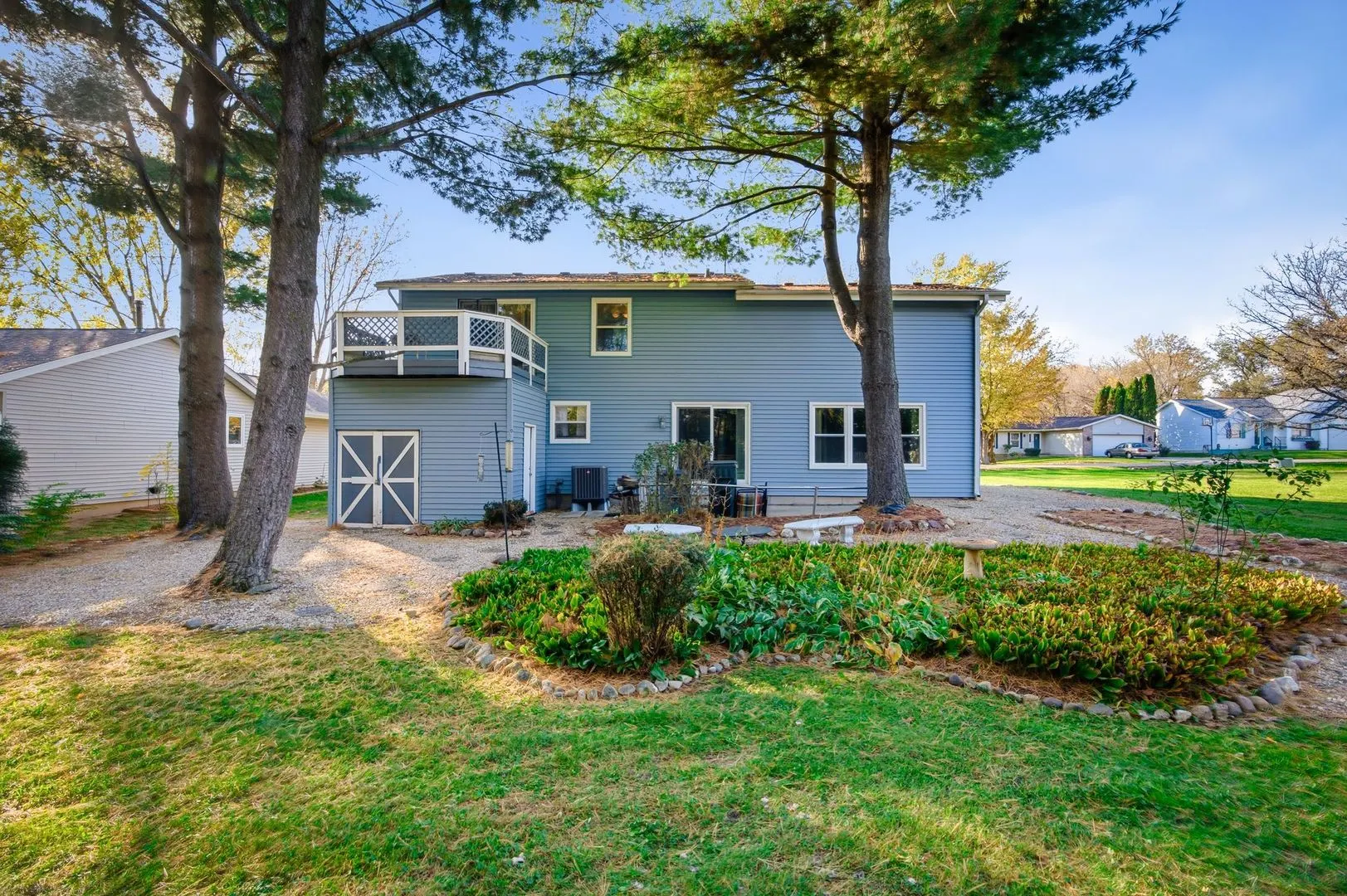 113 Queensbury Place IL