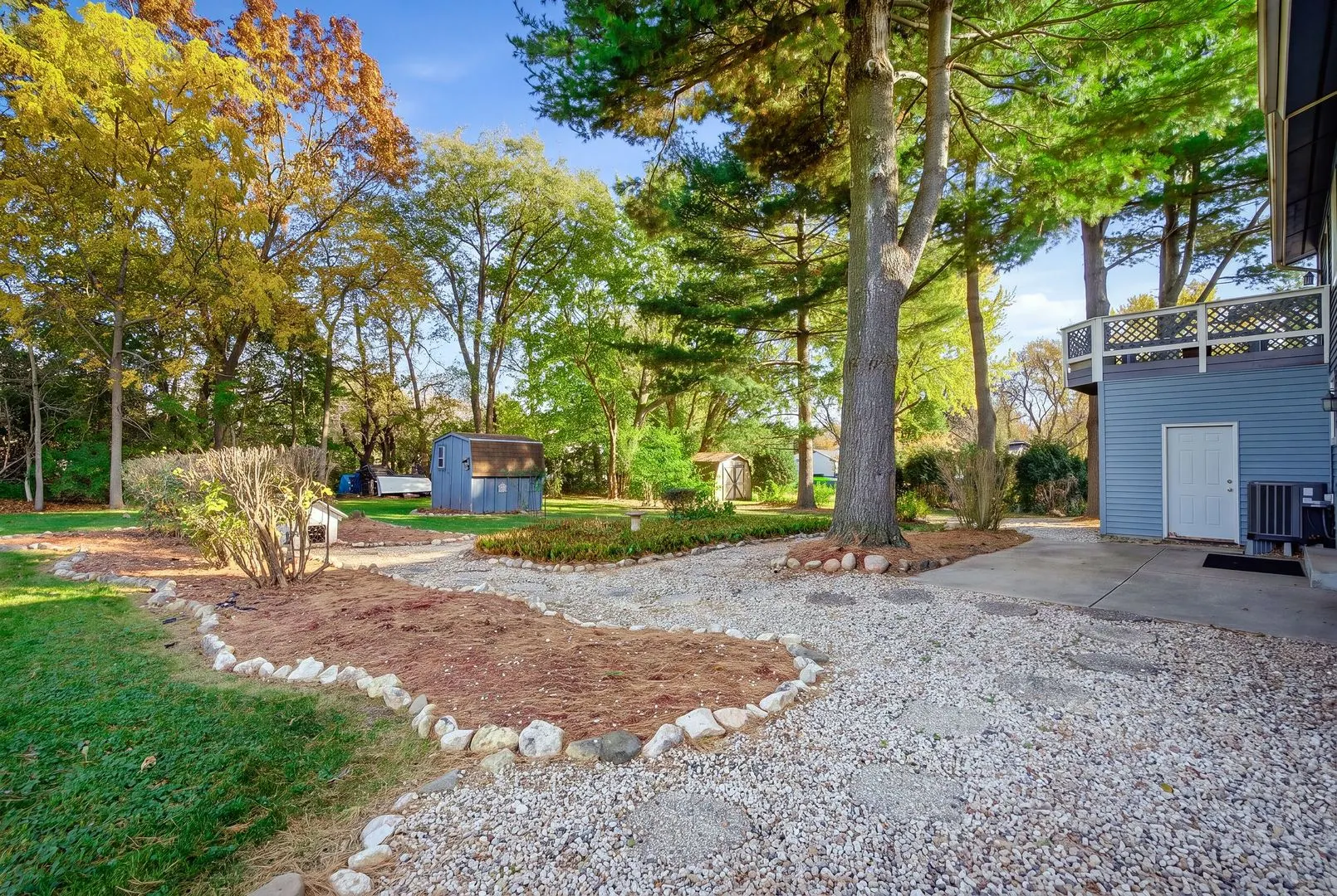 113 Queensbury Place IL