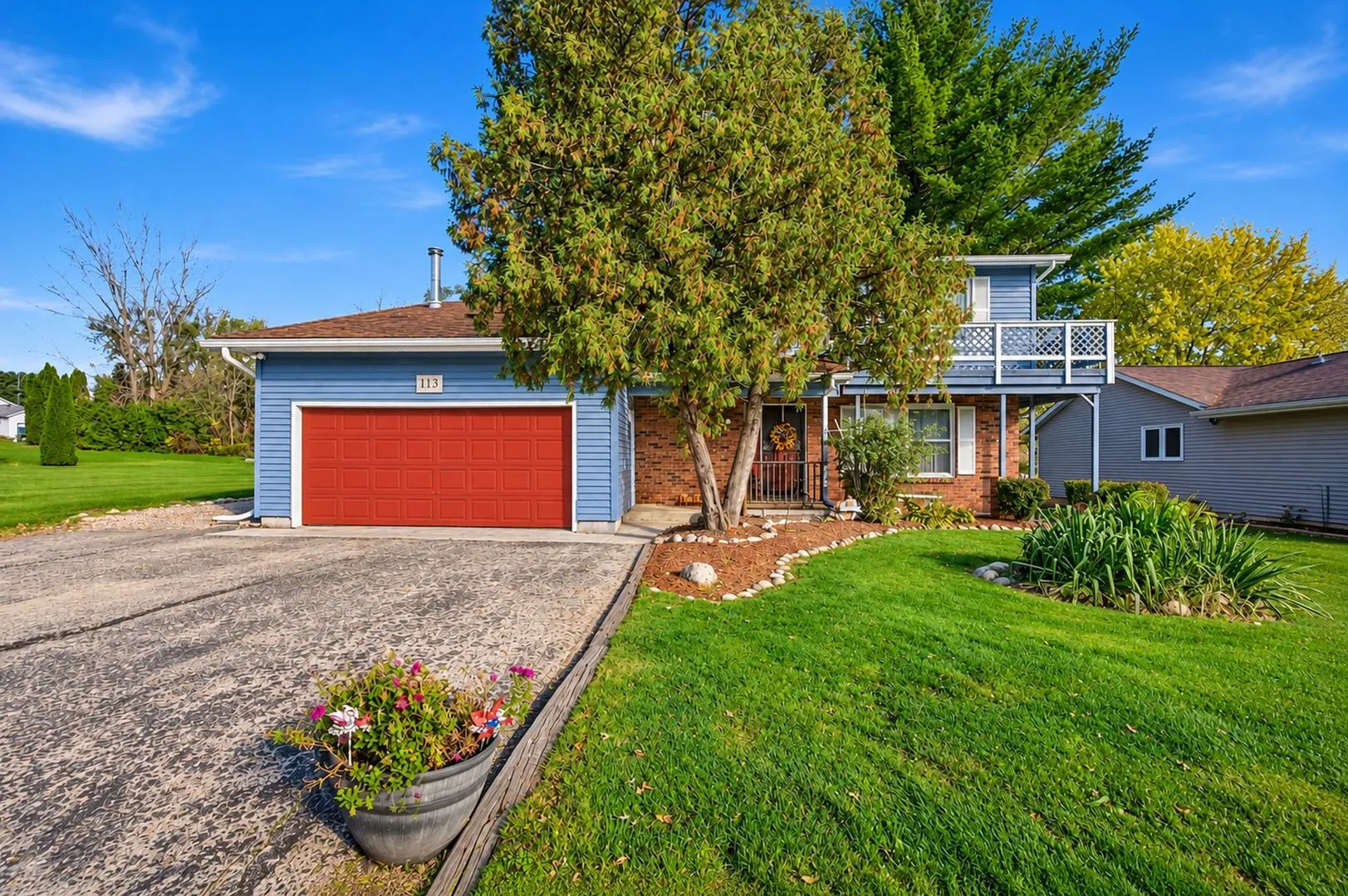 113 Queensbury Place IL