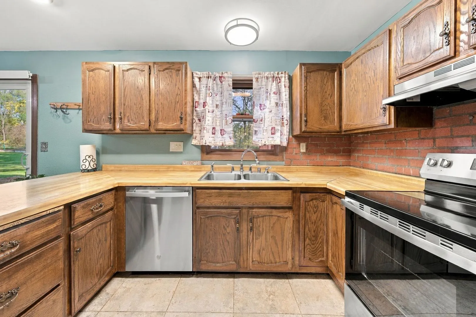 113 Queensbury Place IL