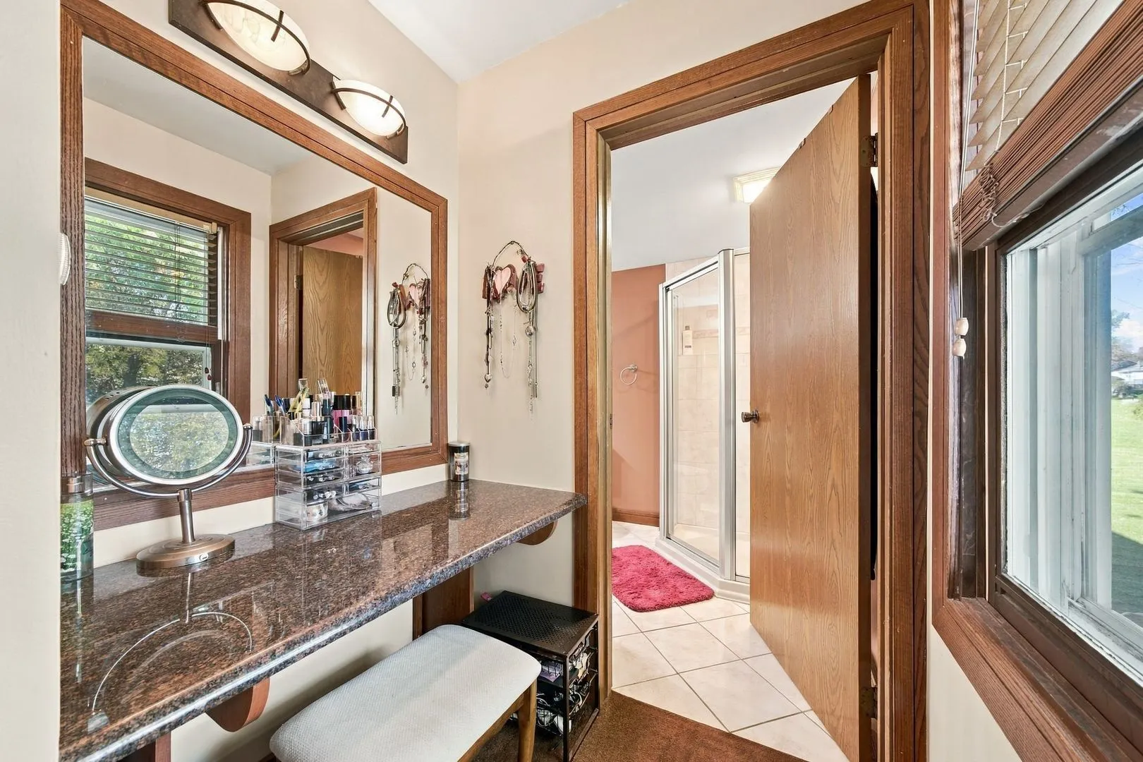 113 Queensbury Place IL