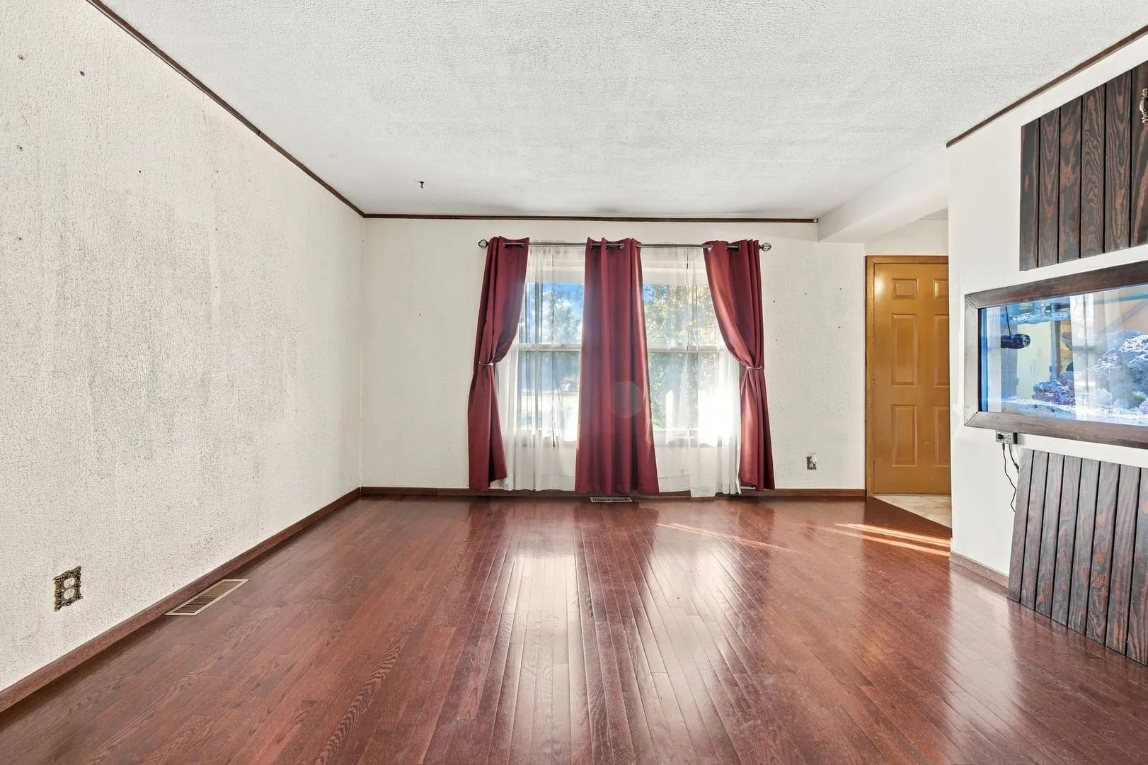 113 Queensbury Place IL