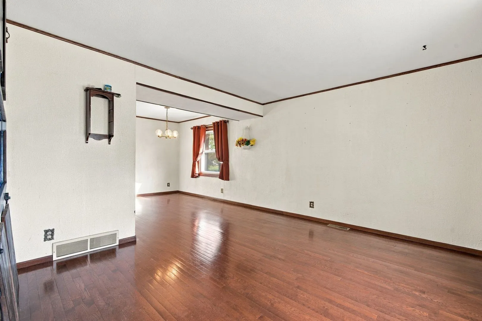 113 Queensbury Place IL