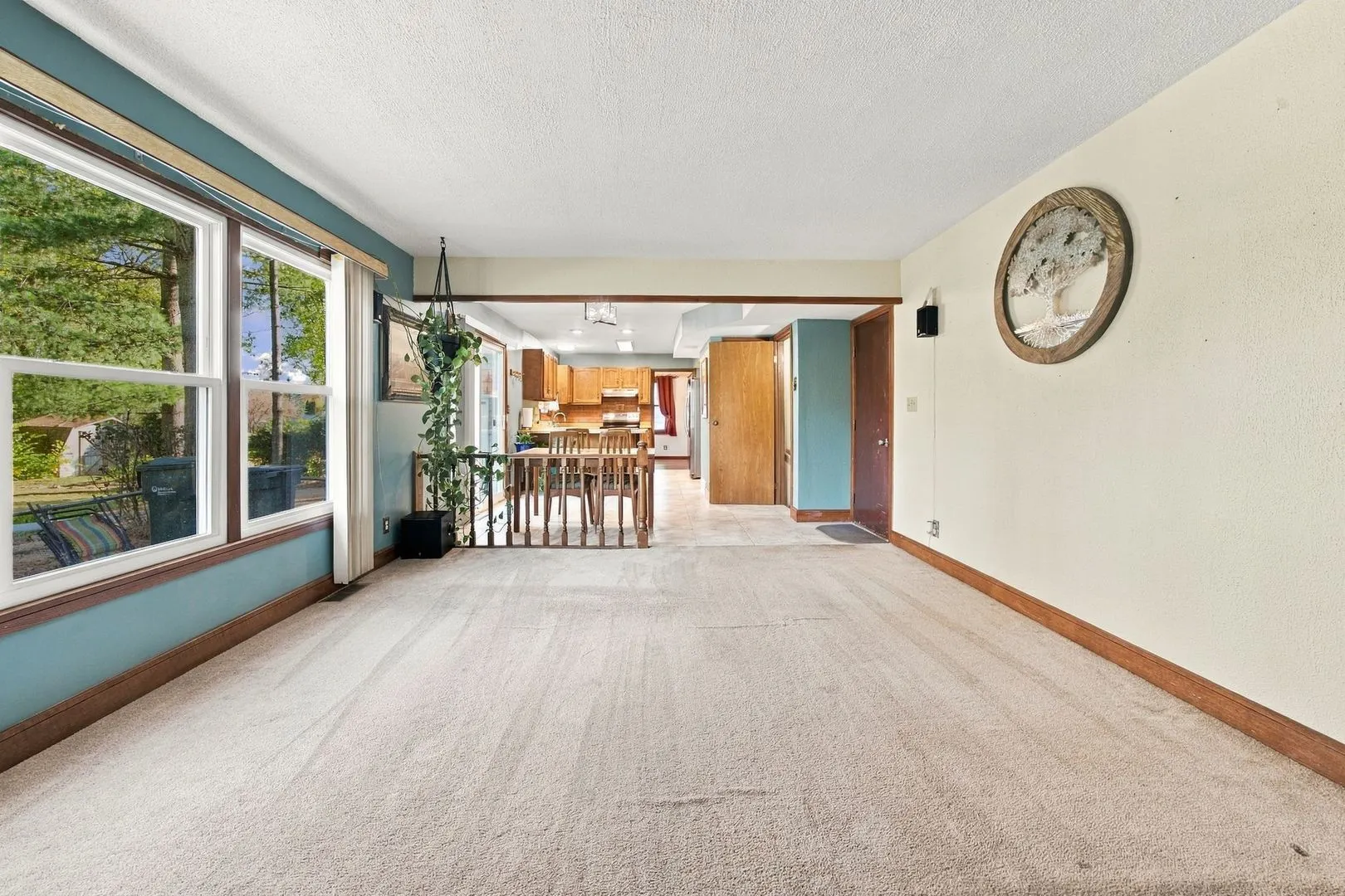 113 Queensbury Place IL
