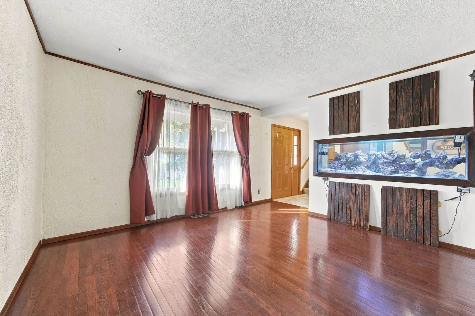 113 Queensbury Place IL