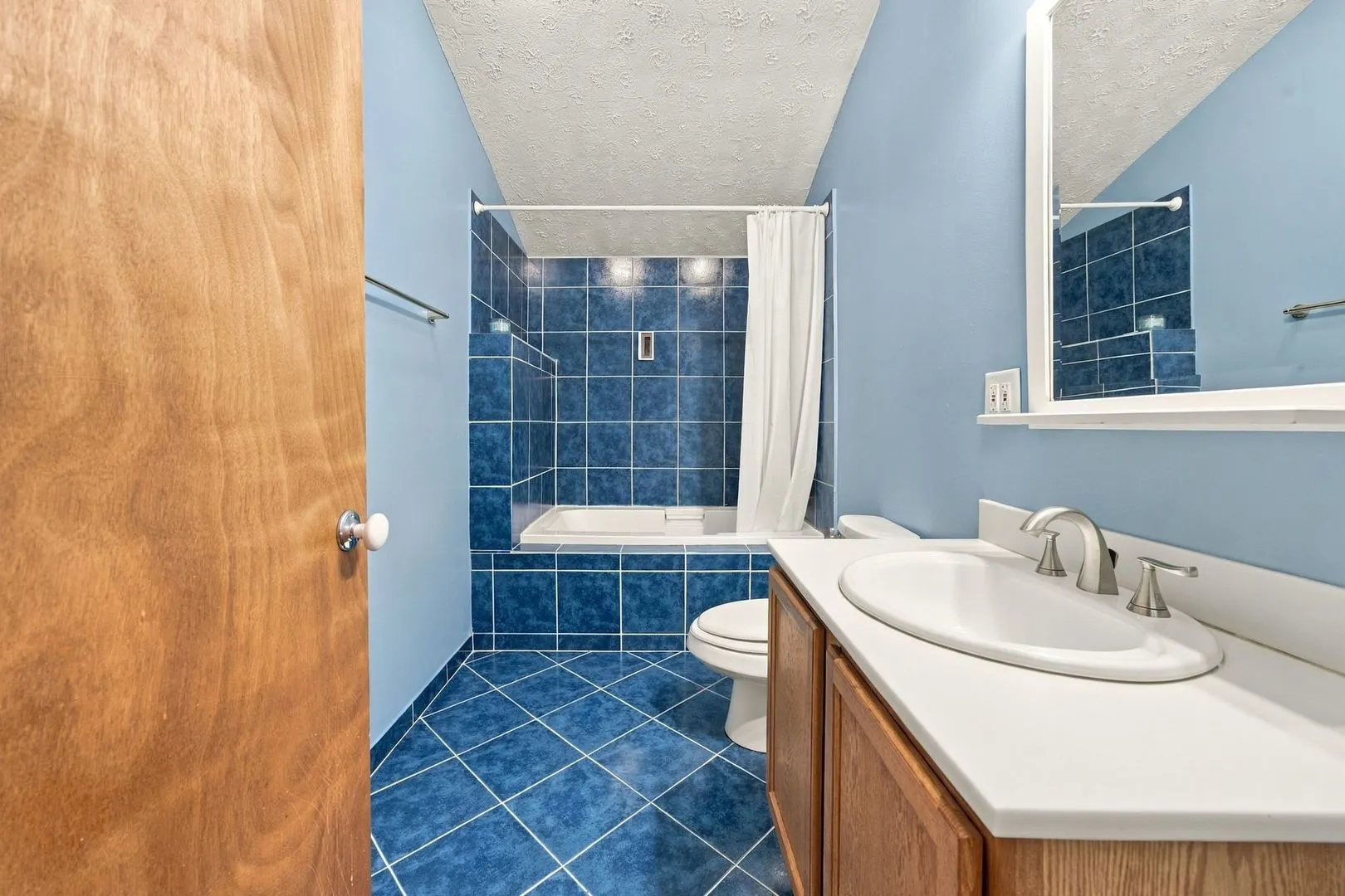 113 Queensbury Place IL