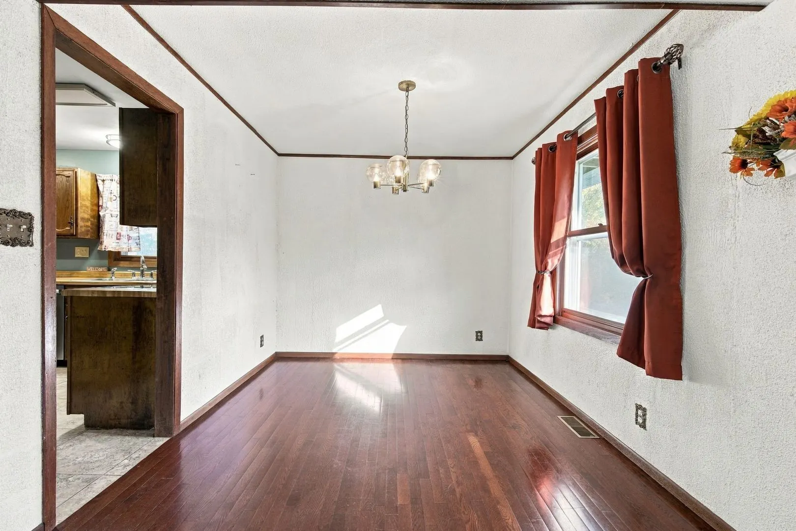 113 Queensbury Place IL