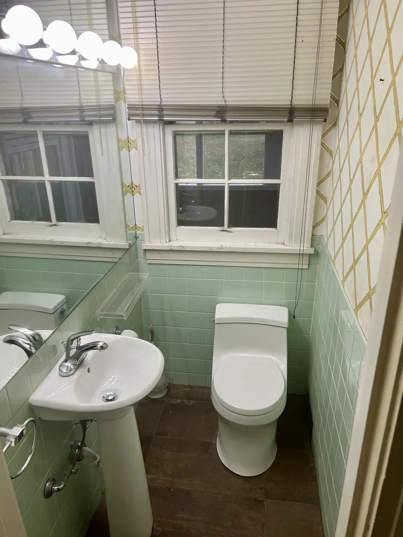 825 Compton Parkway IL