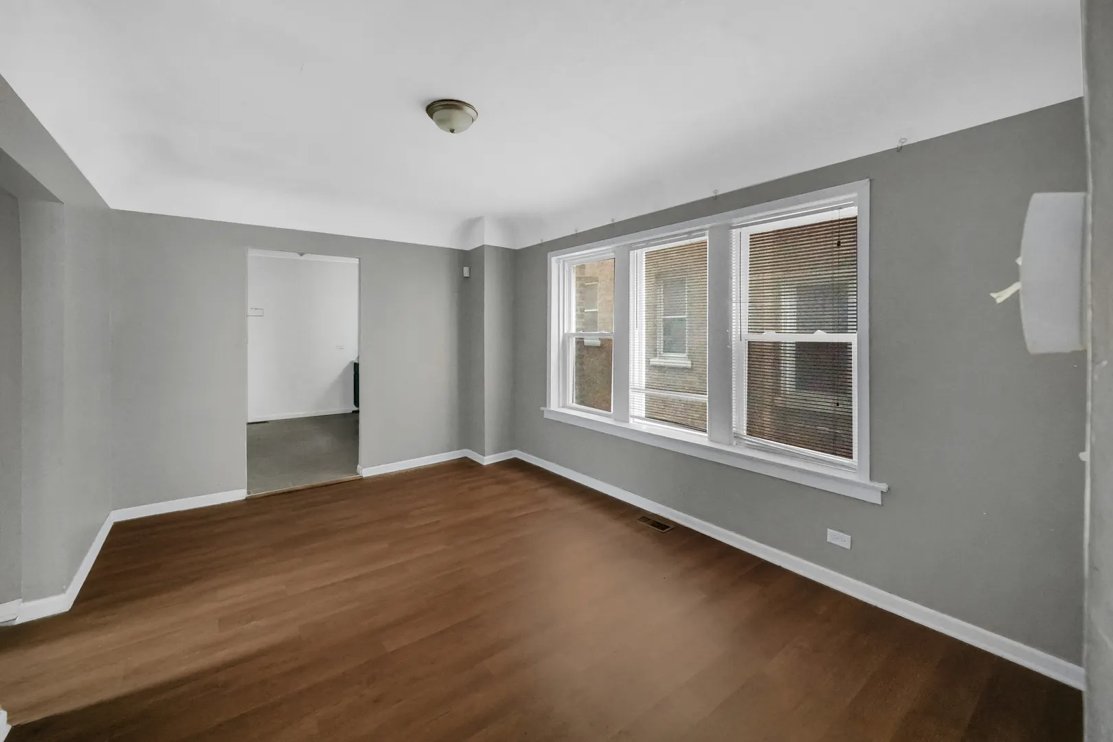 1126 E 81st Place IL #2