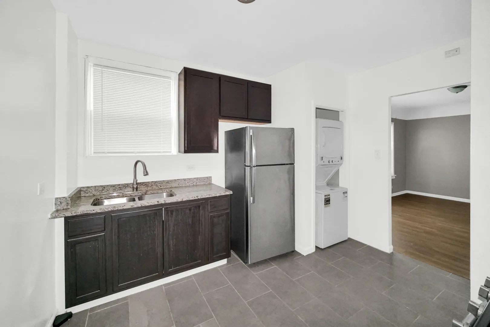 1126 E 81st Place IL #2