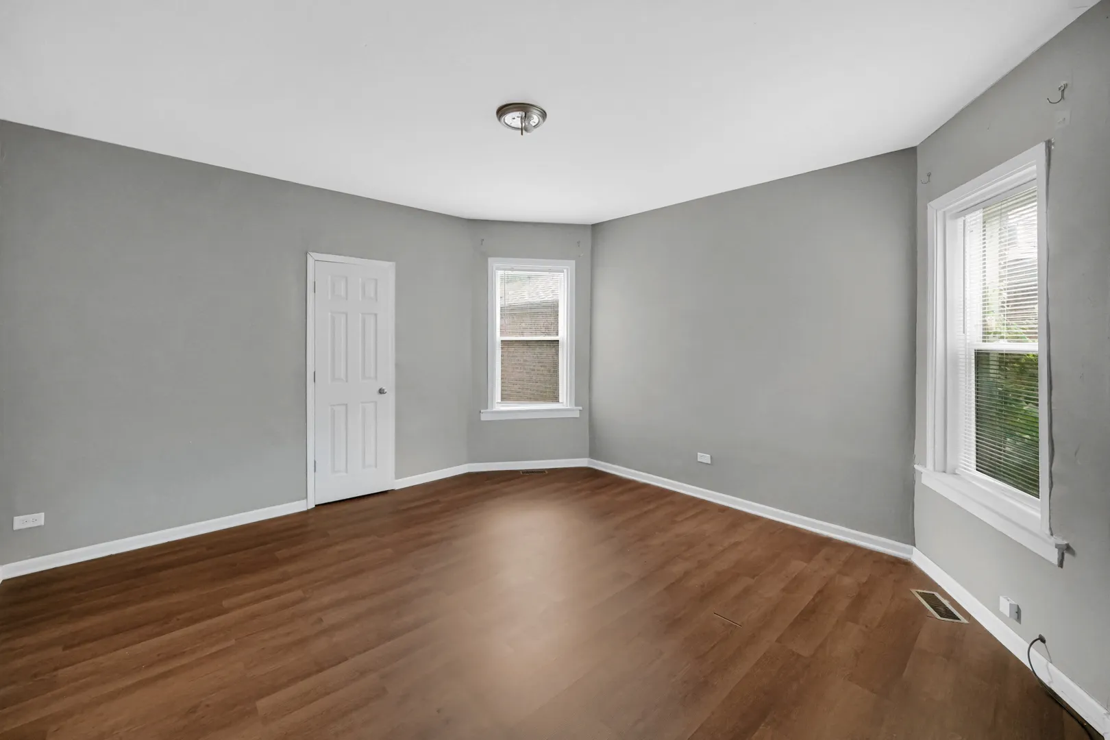1126 E 81st Place IL #2