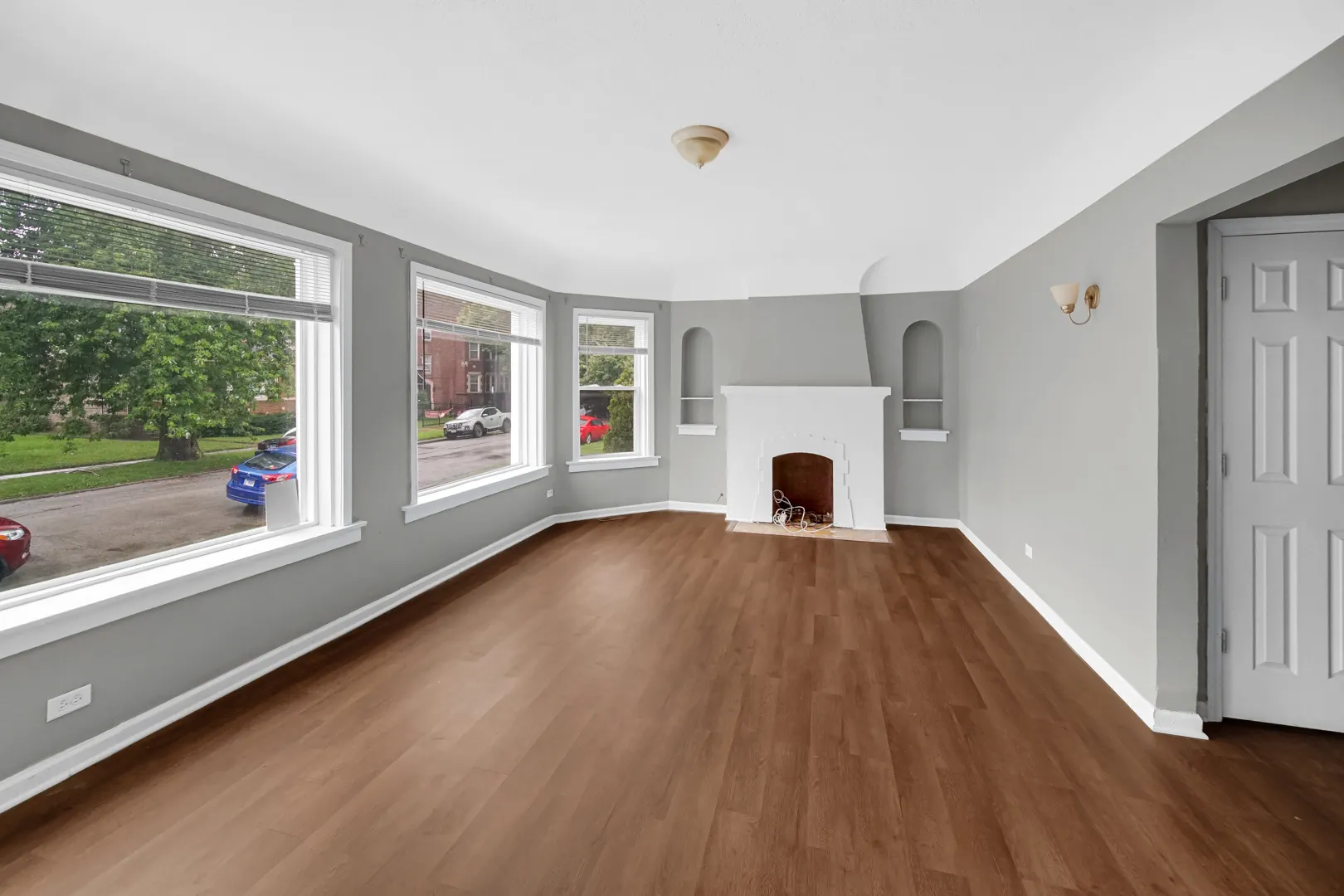 1126 E 81st Place IL #2