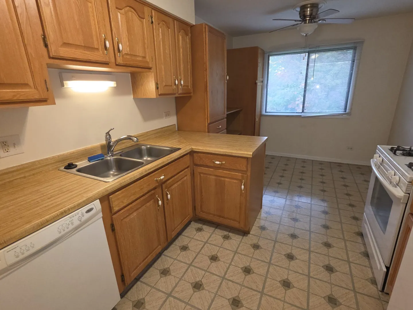 928 Surrey Drive IL #2B