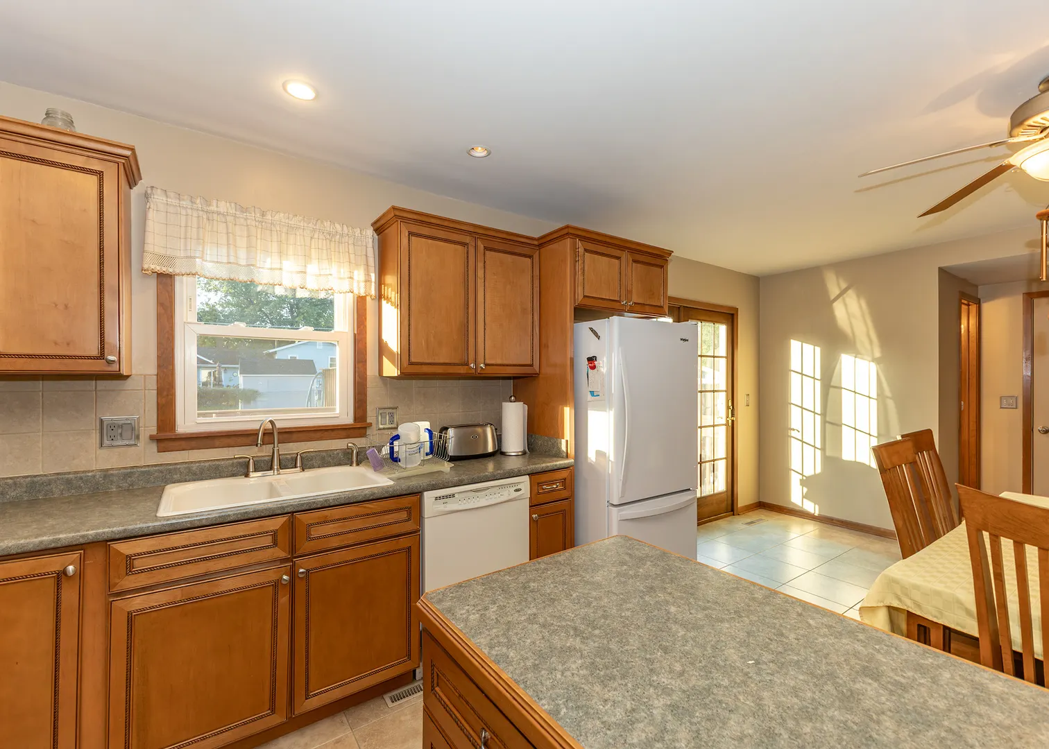 570 32nd Avenue IL