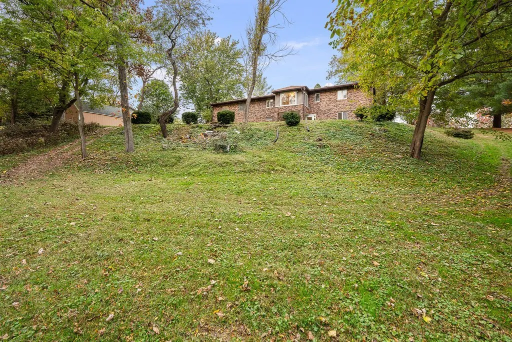 119 Valley Brook Drive IA