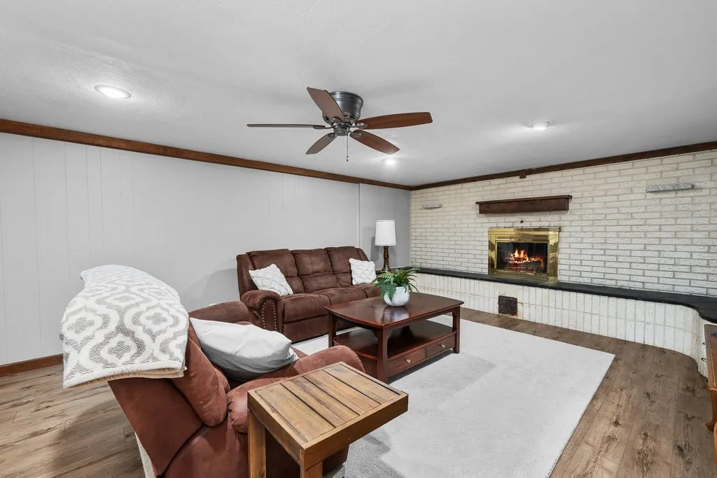 119 Valley Brook Drive IA