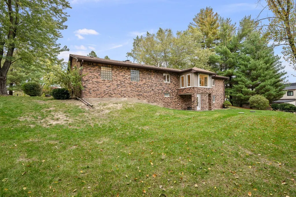 119 Valley Brook Drive IA
