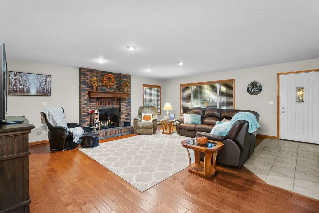 119 Valley Brook Drive IA