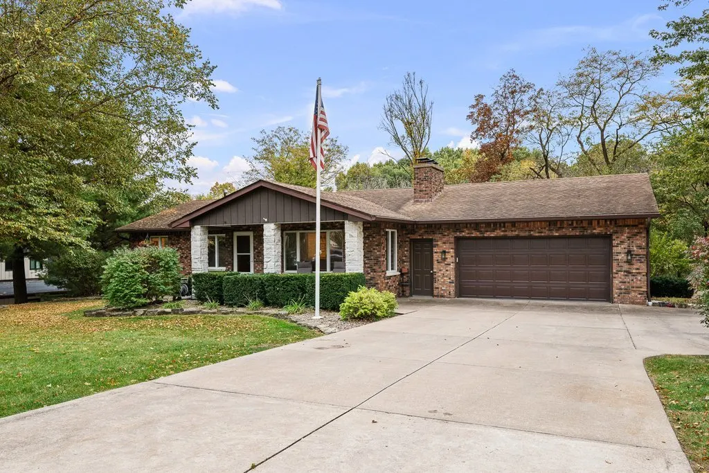 119 Valley Brook Drive IA