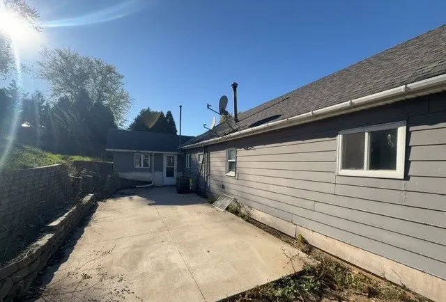 301 N Bluff Street IL