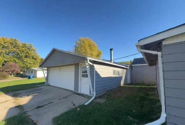 301 N Bluff Street IL