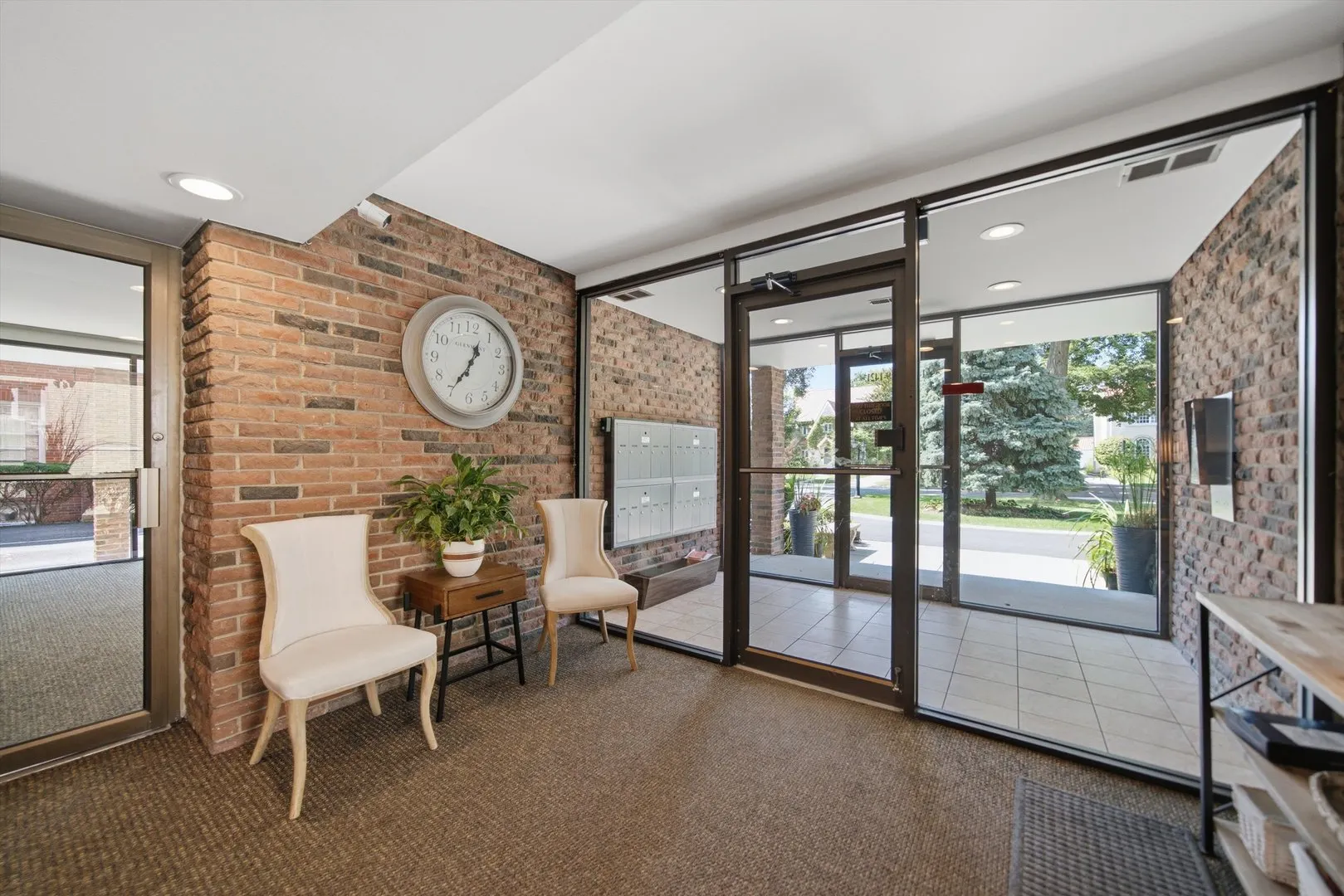 1417 BONNIE BRAE Place IL #2A