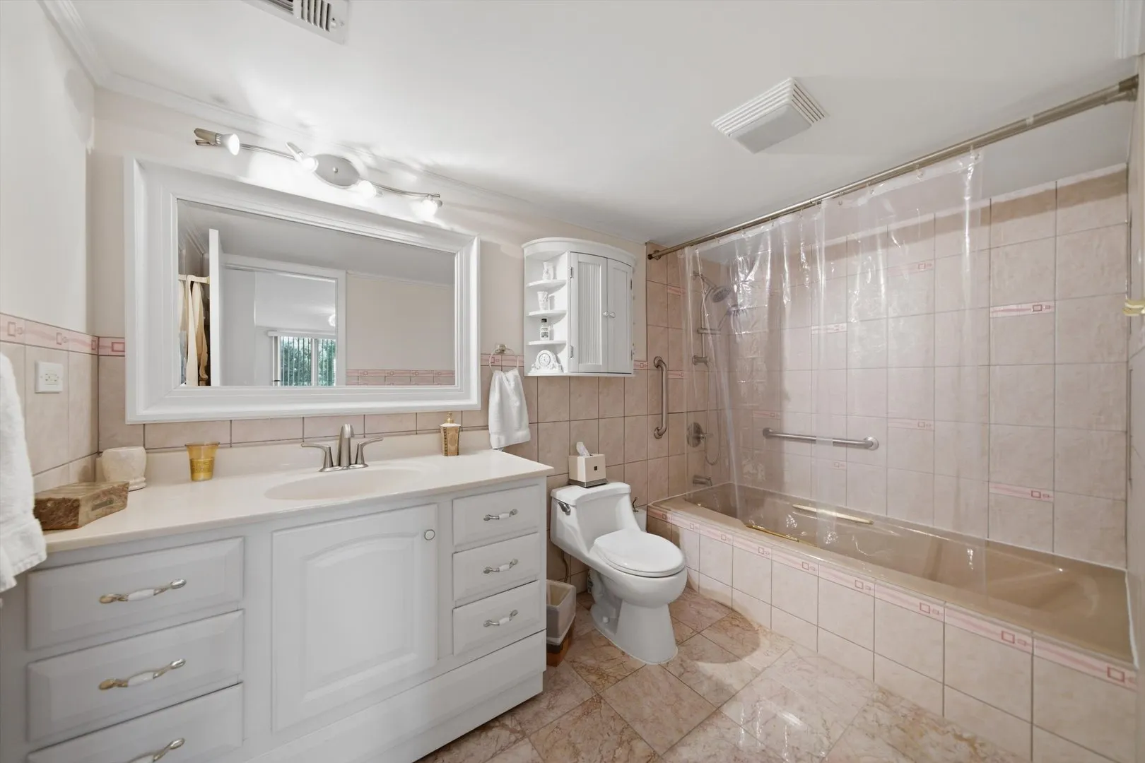 1417 BONNIE BRAE Place IL #2A